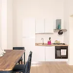Micenei Homes 度假居